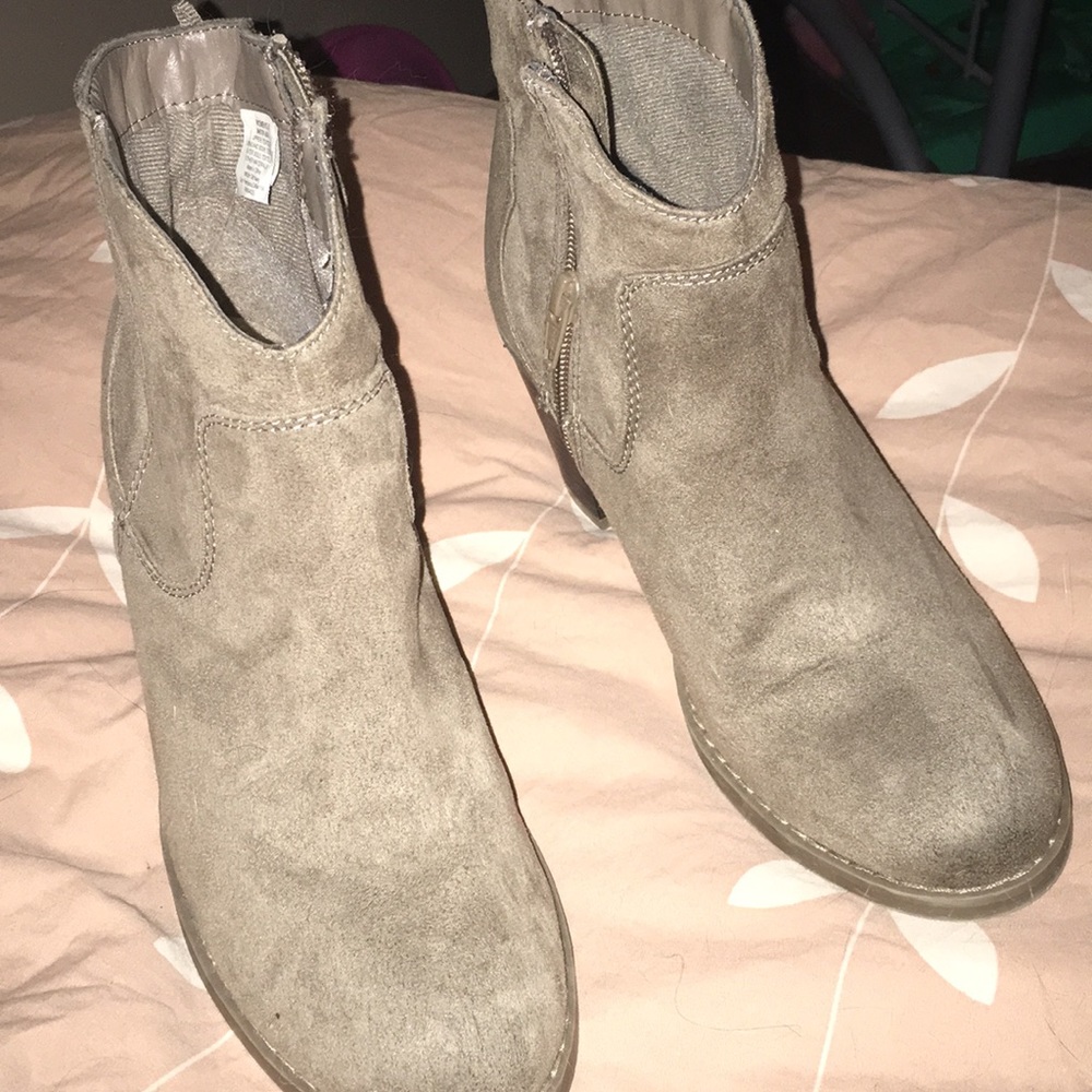 Booties💛